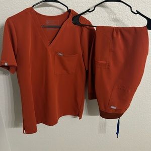 Figs Women’s Scrub Set